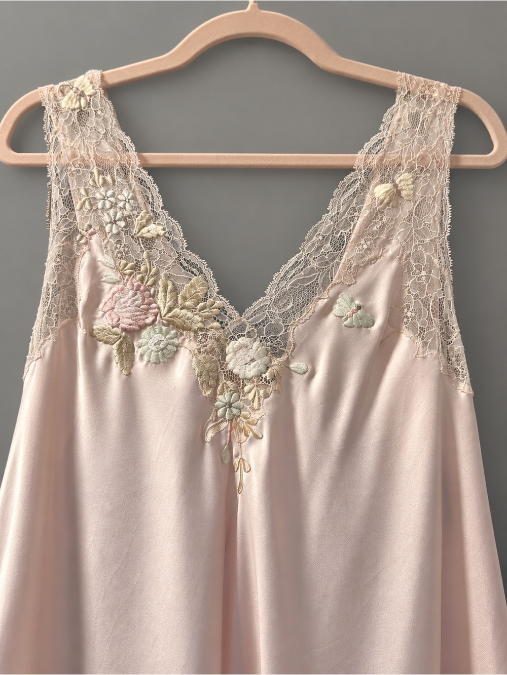 Natori Blush Pink Satin Nightgown Floral Lace Embroidered Long Gown